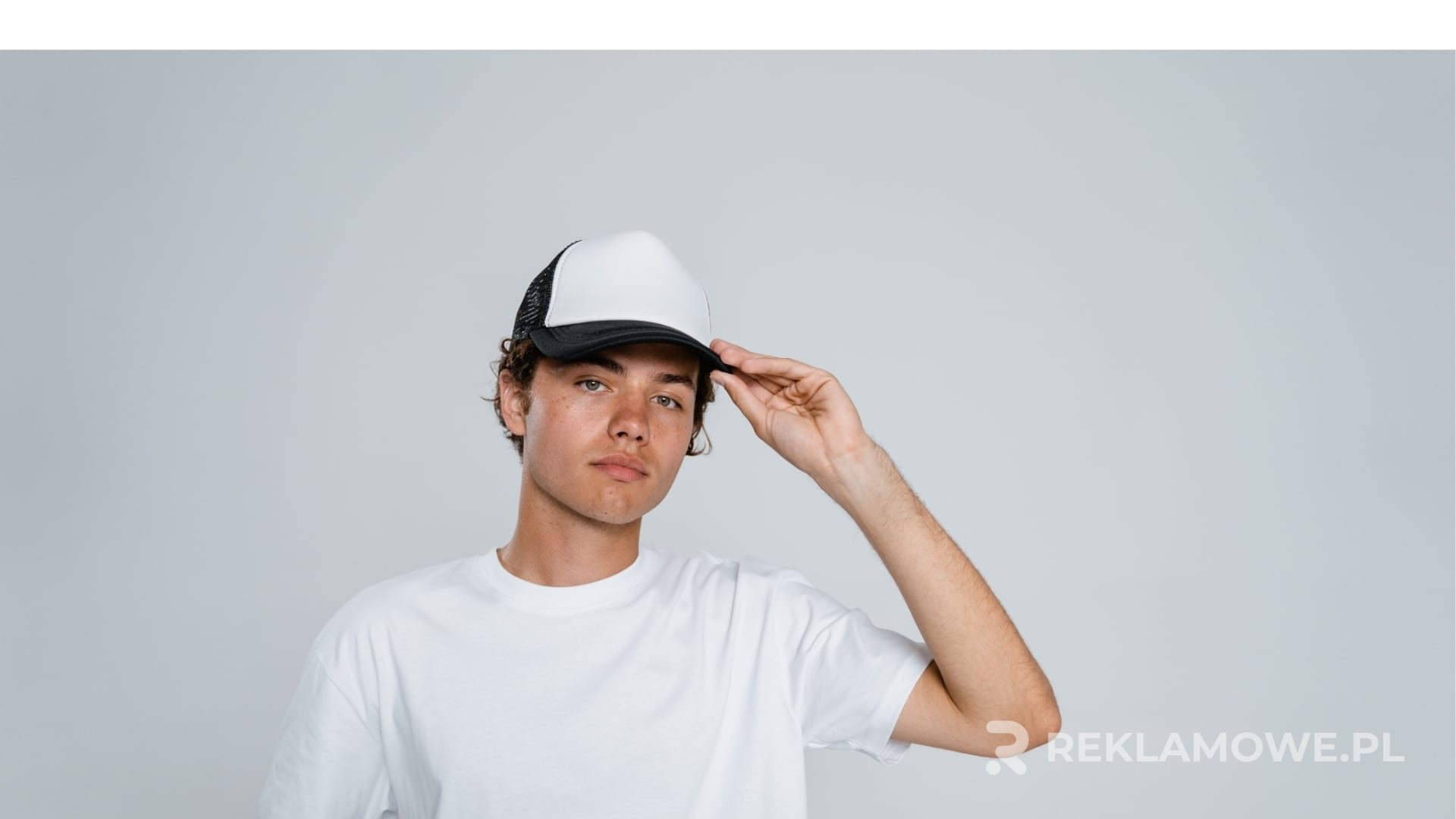 Jakość czapek reklamowych i ich wpływ na wizerunek marki